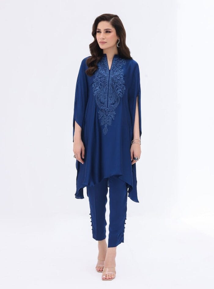 Navy Cascade | Roseraie Pret | Zainab Chottani