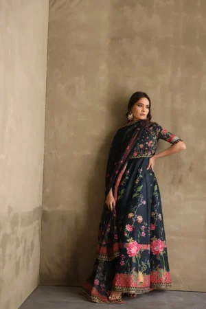 MHLP-1252 - Mina Hasan - Signature Prints