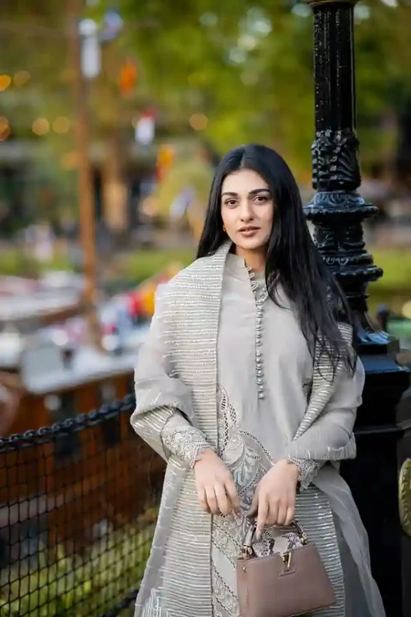 Sarah Falak Khan x MH - Maryam Hussain - Chloe
