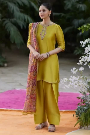 Sheyza Kiwi - Farah Talib Aziz - Mayna Festive Luxe Pret