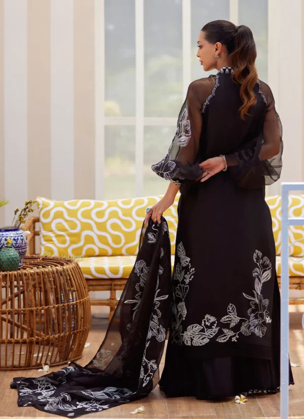 Farah Talib Aziz Tara Eid Lux - Reina