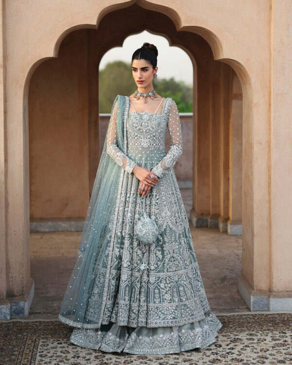 Faiza Saqlain Aveira - Dorien