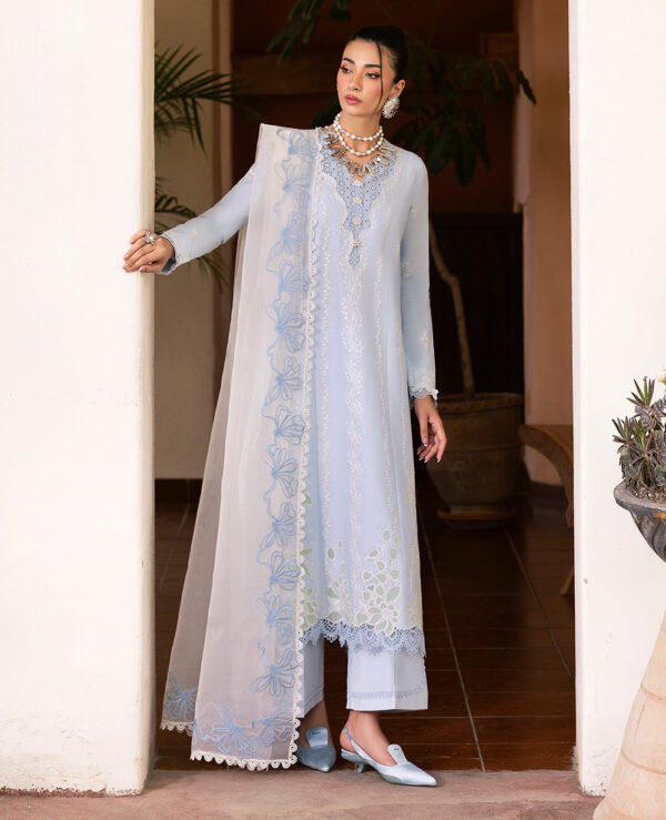 Republic Emroidered pret 25 - M-151