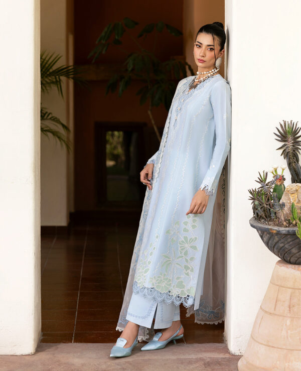 Republic Emroidered pret 25 - M-151