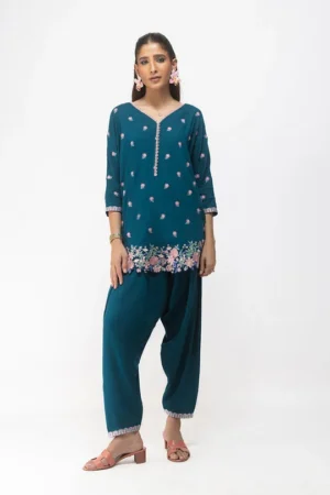 Zainab Chottani Zahra 25 - Weekend Wanderer