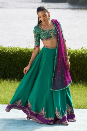 Farah Talib Aziz Mayna Festive Luxe Pret - Amaranth