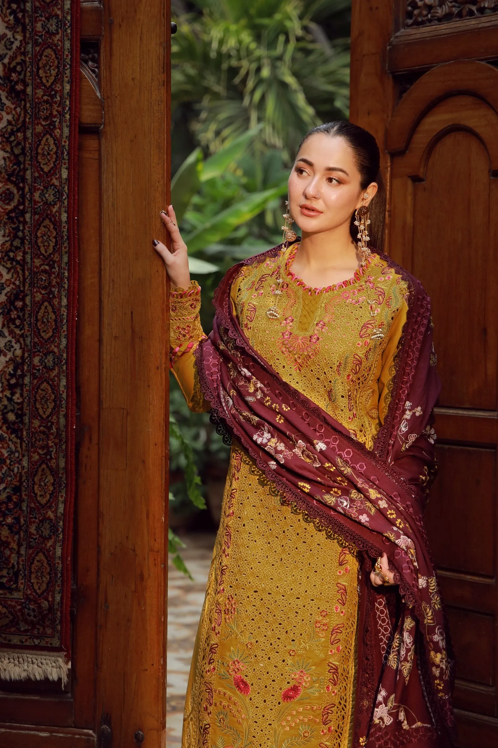 Maryam Hussain Winter Shawl 25 - Soz