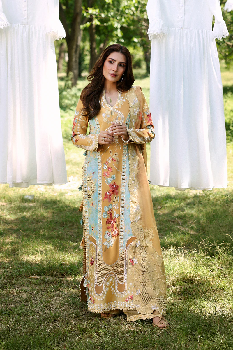 Afrozeh A Lawn 26 - Leial