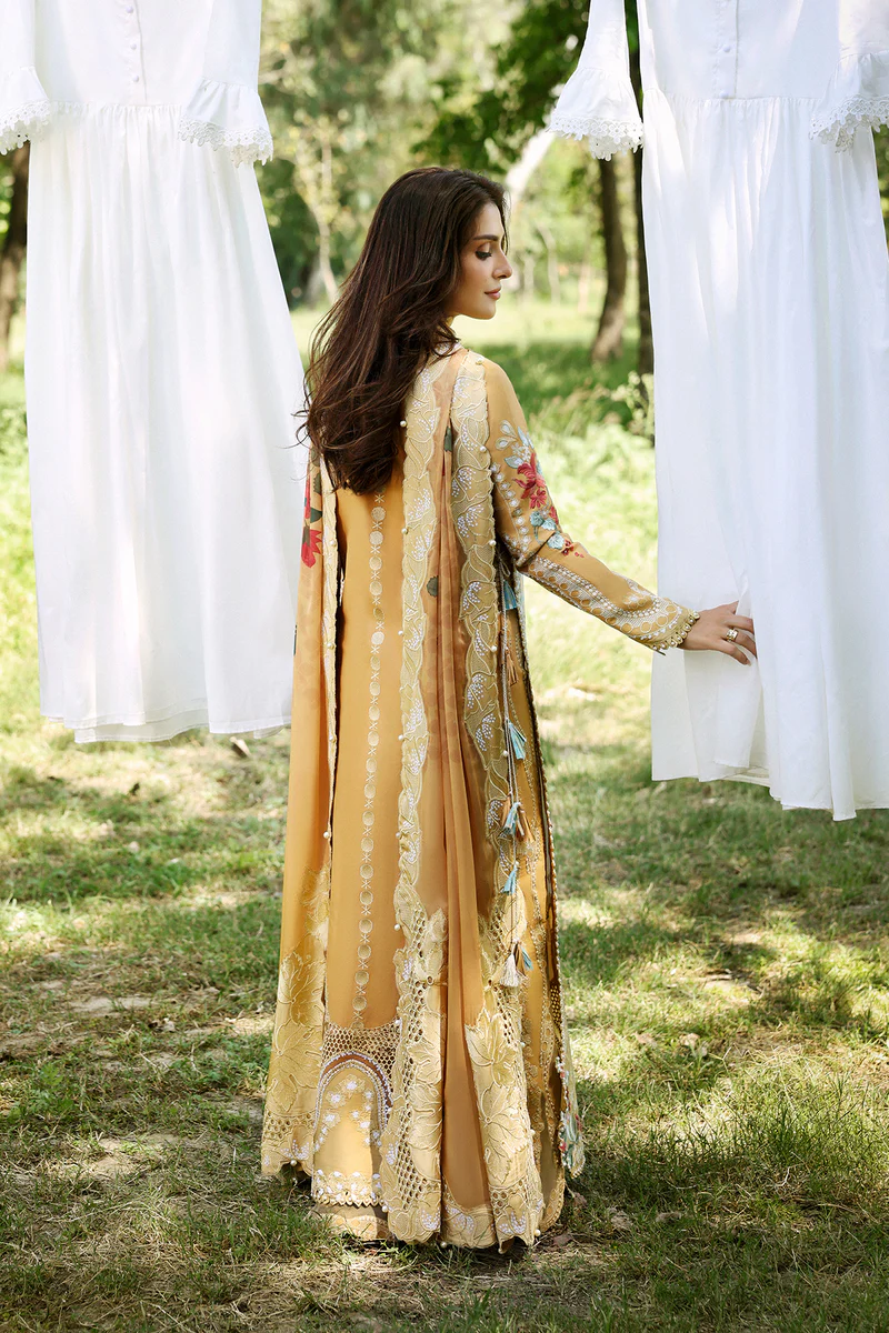 Afrozeh A Lawn 26 - Leial