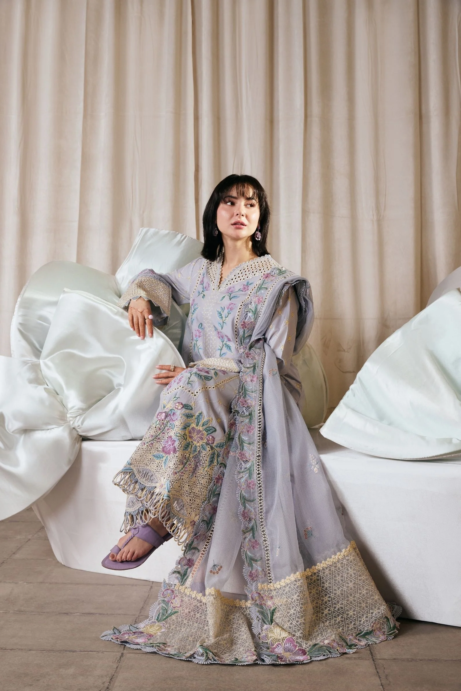 Maryam Hussain Luxury Lawn 26 - Pari