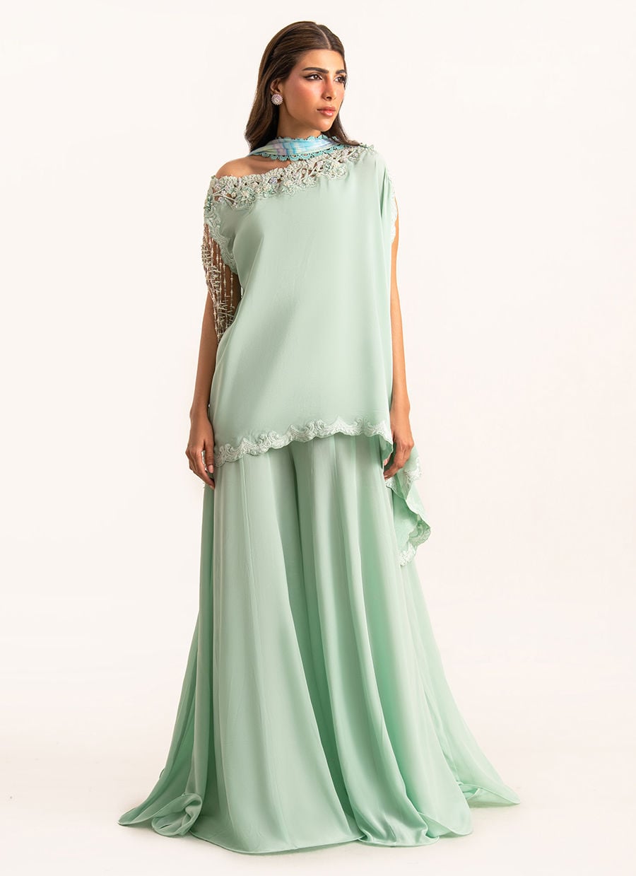 Farah Talib Aziz Lea Luxe - Anari