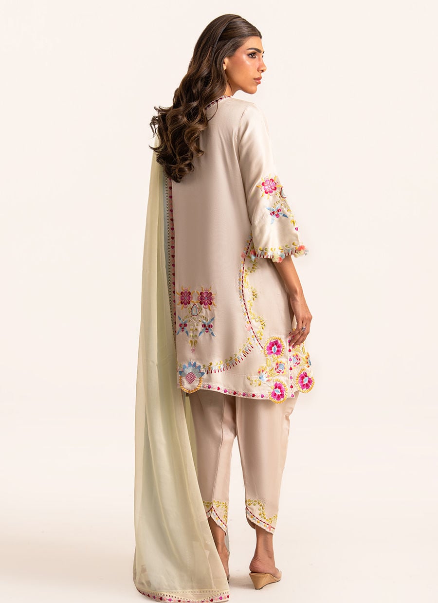 Farah Talib Aziz Lea Luxe - Evan