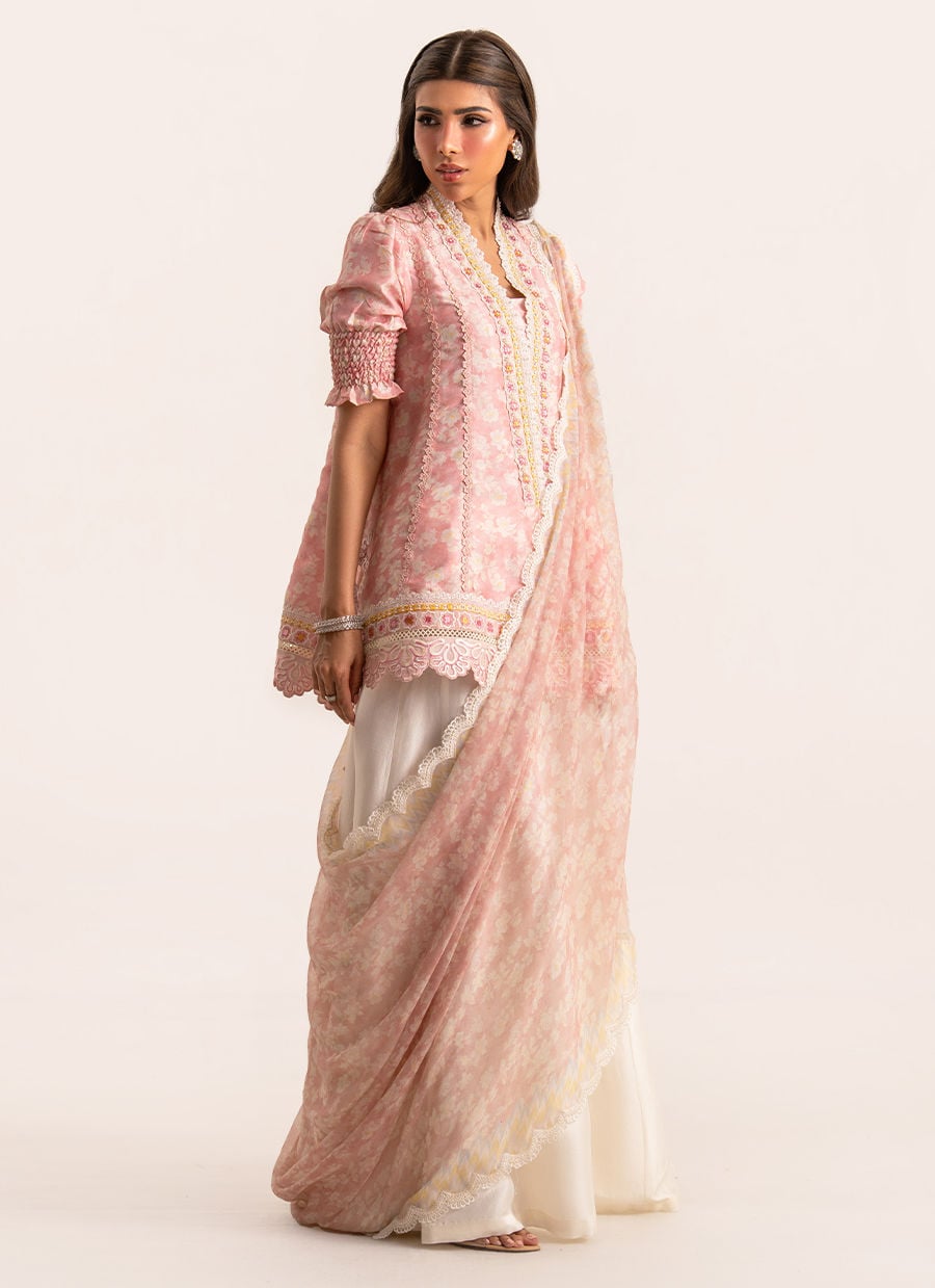 Farah Talib Aziz Lea Luxe - Alexia